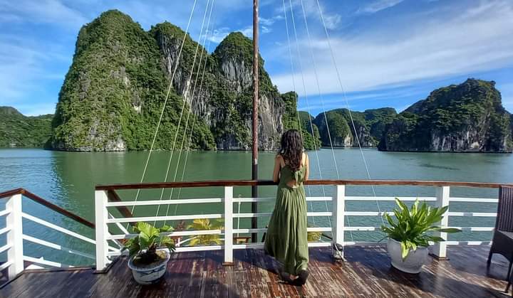 Sleeping Among Dragon-spat Jade&nbsp;Islands